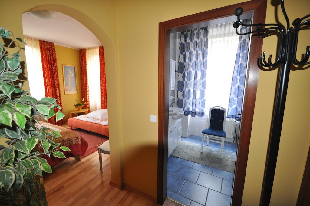 Hotel Restaurant "Athen" Münstermaifeld Kültér fotó